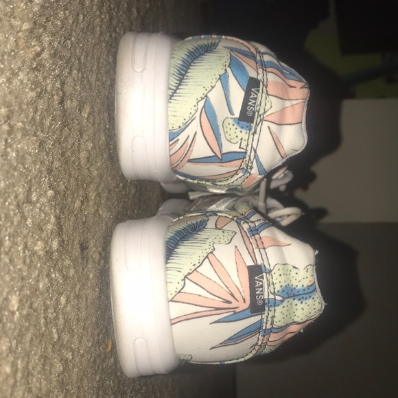 Vans Ultra Cush lite tennis shoes - Picture 3 of 4